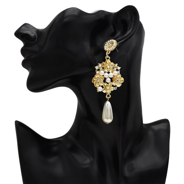 Cercei moderni de dama cu pietre colorate