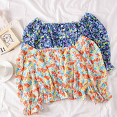 Bluză de damă elegantă cu motive florale și decolteu pătrat în două culori