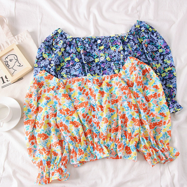 Bluză de damă elegantă cu motive florale și decolteu pătrat în două culori