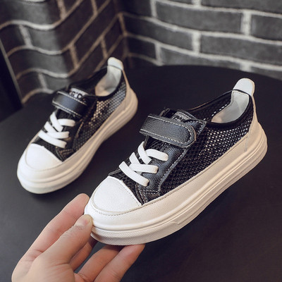 Adidași moderni pentru copii în alb și negru pentru fete