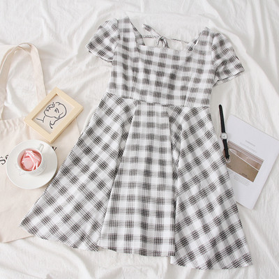 Rochie de dama in carouri cu decolteu patrat in mai multe culori