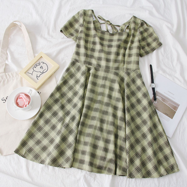 Rochie de dama in carouri cu decolteu patrat in mai multe culori