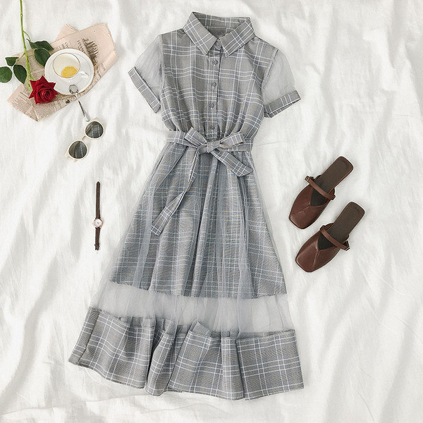 Rochie elegantă de damă, cu mâneci scurte și o panglică în trei culori