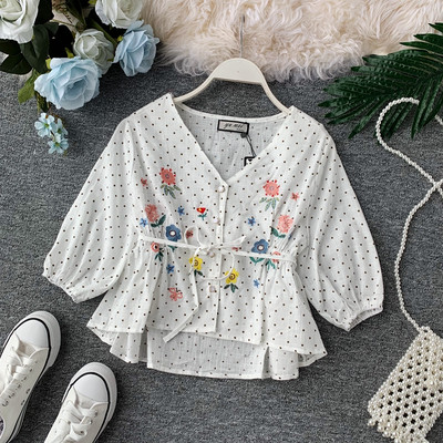 Дамска семпла блуза с бродерия в няколко цвята