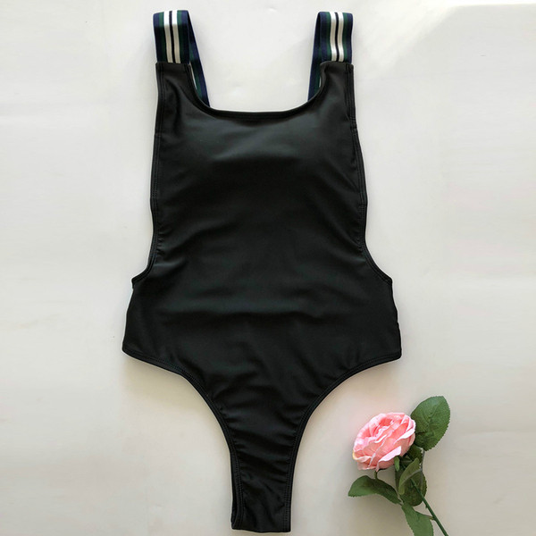 Модерен цял бански костюм в  черен цвят