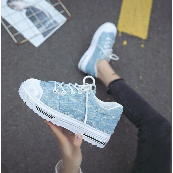 Adidasi moderni de dama cu sireturi in albastru