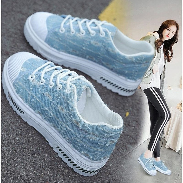 Adidasi moderni de dama cu sireturi in albastru