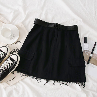 Fusta de dama moderna cu curea in alb, verde, gri si negru