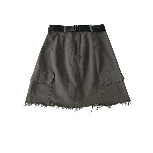 Fusta de dama moderna cu curea in alb, verde, gri si negru