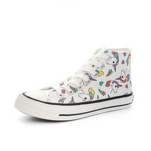 Καθημερινά  γυναικεία αθλητικά παπούτσια με πολύχρωμες εφαρμογές και κορδόνια