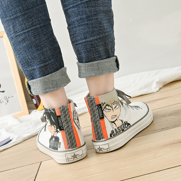 Καθημερινά  γυναικεία αθλητικά παπούτσια με πολύχρωμες εφαρμογές και κορδόνια