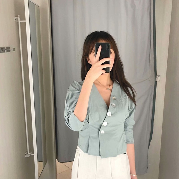 Cămașă de damă - model mulat cu mâneci 7/8 și decolteu în V