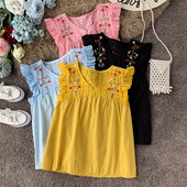 Модерен дамски потник с V-образно деколте и бродерия в няколко цвята