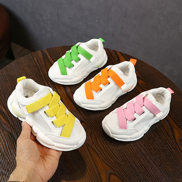 Adidași moderni pentru copii în patru culori - pentru băieți și fete