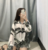 Cămașă largă de damă, cu mânecă lungă, cu model floral