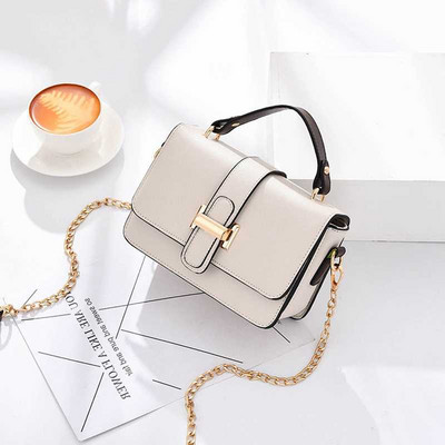 Geanta de dama eleganta cu inchizatoare metalica si lant in cinci culori