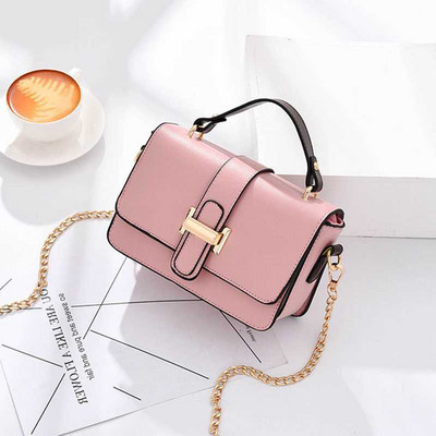 Geanta de dama eleganta cu inchizatoare metalica si lant in cinci culori