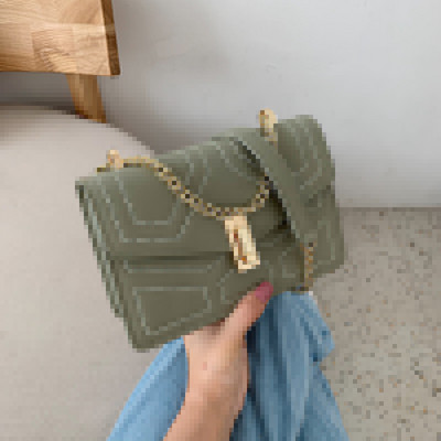 Geanta de dama eleganta cu inchidere metalica in mai multe culori