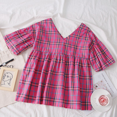 Bluză de damă elegantă cu mâneci 3/4 și decolteu în V în două culori