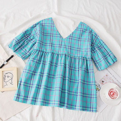 Bluză de damă elegantă cu mâneci 3/4 și decolteu în V în două culori