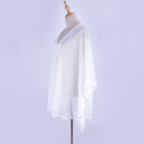 Model scurt pareo de dama modern cu decolteu in V in alb