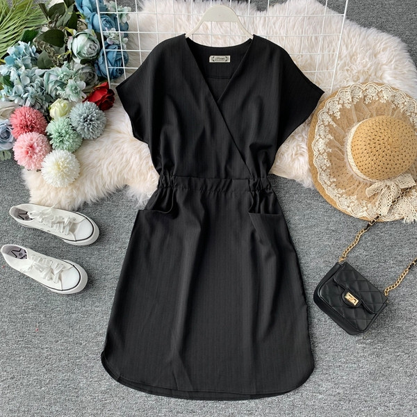 Дамска модерна рокля с къс ръкави V-образно деколте в няколко цвята 