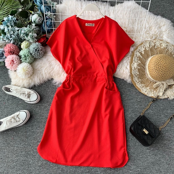 Дамска модерна рокля с къс ръкави V-образно деколте в няколко цвята 