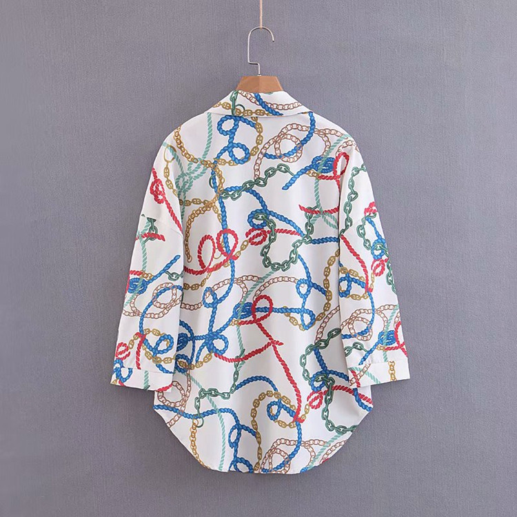 Cămașă de damă model larg cu mâneci lungi de culoare albă