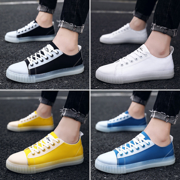 Tenisi de bărbați actuali în patru culori cu emblemă