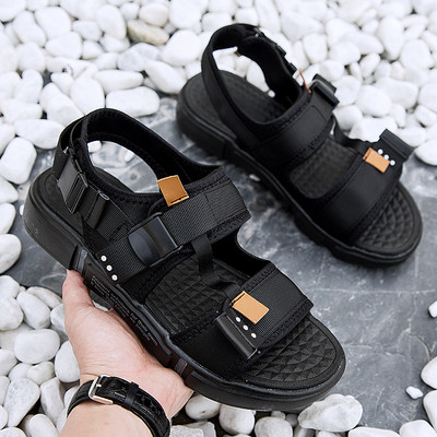 Model nou de sandale barbatesti in trei culori