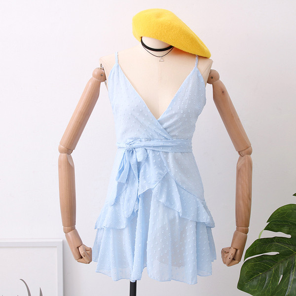 Ежедневна дамска рокля с V-образно деколте и колан в няколко цвята