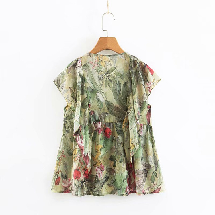 Bluză de damă cu decolteu în V și mâneci lotus