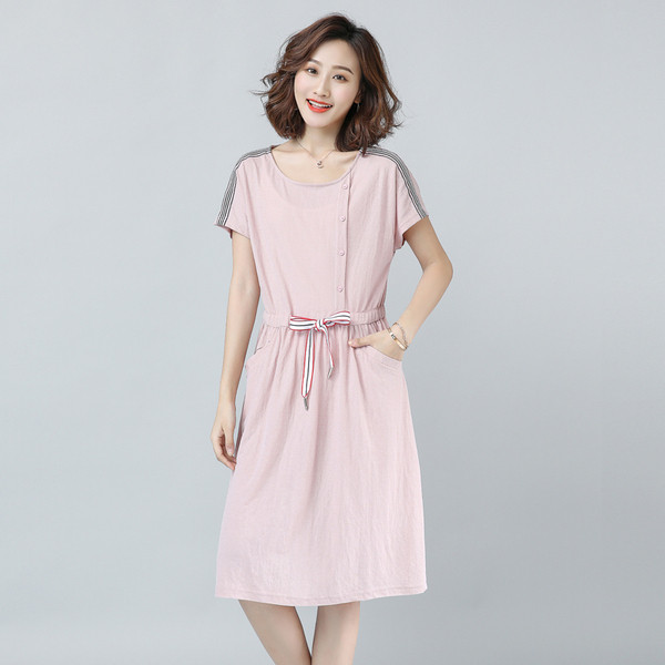 Ежедневна дамска рокля с връзки на талията и джобове в розов цвят