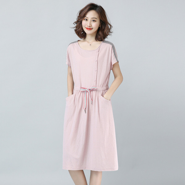 Ежедневна дамска рокля с връзки на талията и джобове в розов цвят