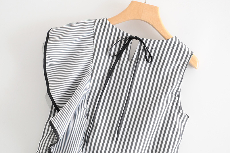 Maieu de damă în dungi cu bretele largi