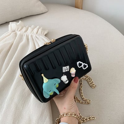 Модерна дамска чанта  с 3D елемент в няколко цвята