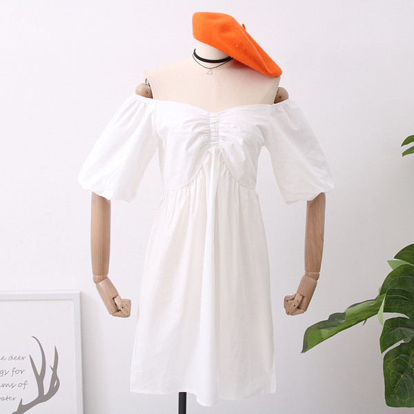 Rochie moderna de dama cu decolteu in V in rosu si alb