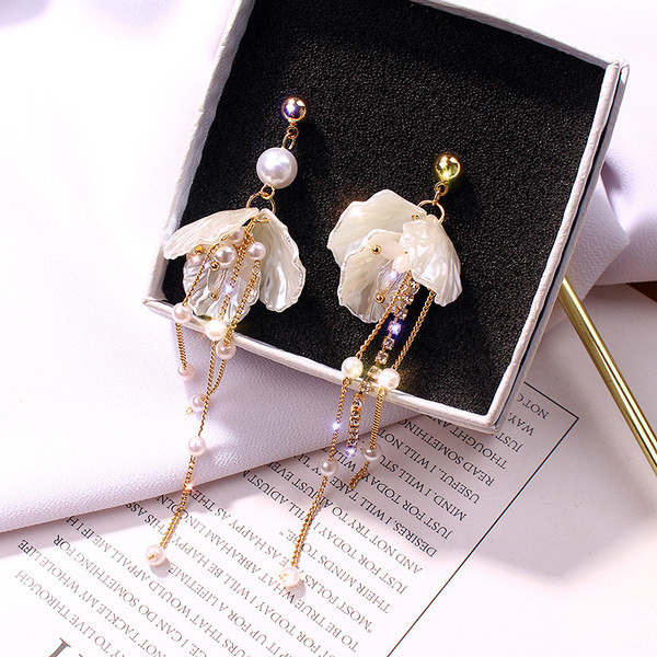 Cercei eleganti de dama - cu pietre si perle