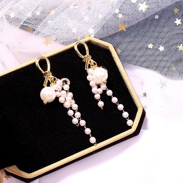 Model nou de cercei dama - in culoare aurie cu perle