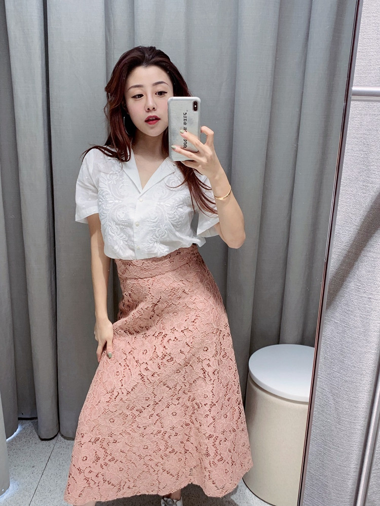 Fusta de dama lunga din dantela in roz