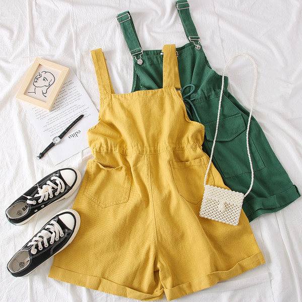 Μοντέρνες γυναικείες ολόσωμες φόρμες με τσέπες σε διάφορα χρώματα