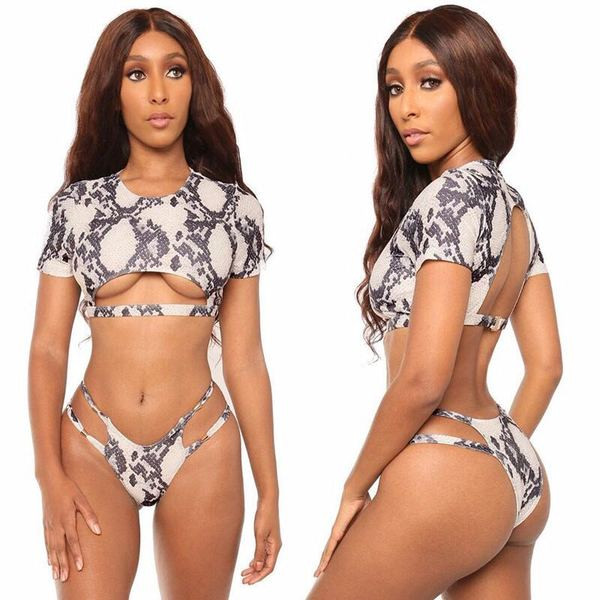 Μοντέρνο γυναικείο μαγιό με κοντό μανίκι