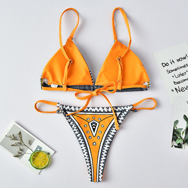 Γυναικείο μαγιό με τριγωνικό πάνω μέρος  σε πράσινο και κίτρινο χρώμα