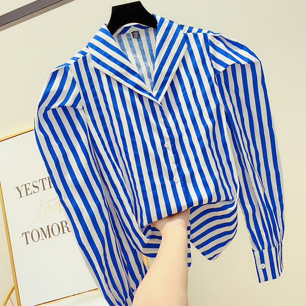 Cămașă de damă modernă în dungi, cu mâneci lungi