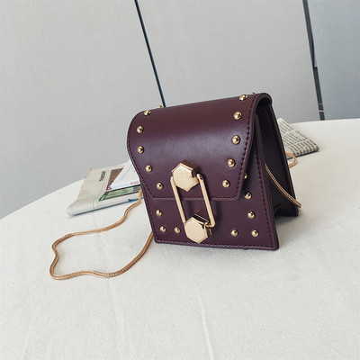 Geanta dama cu decor metalic - doua modele