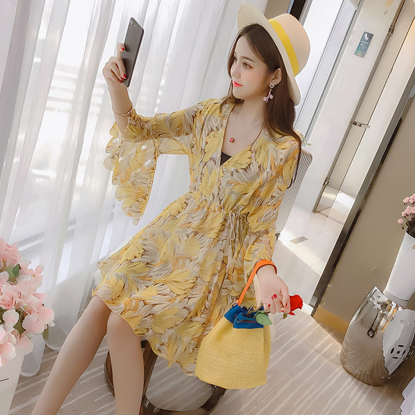 Rochie moderna de dama cu decolteu in V si model floral in trei culori