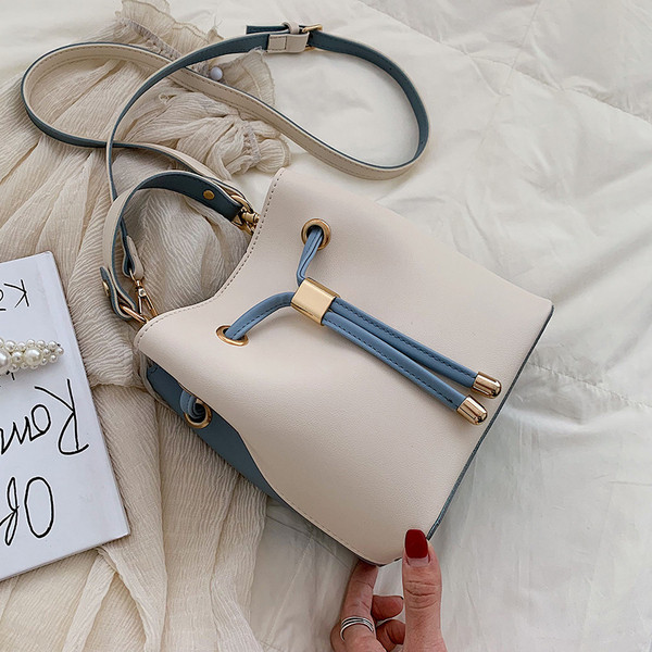 Geanta de dama din piele cu manere lungi si scurte in patru culori