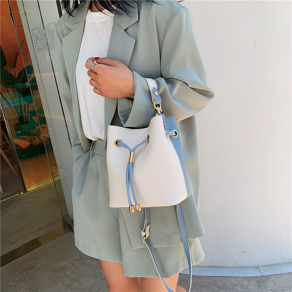 Geanta de dama din piele cu manere lungi si scurte in patru culori