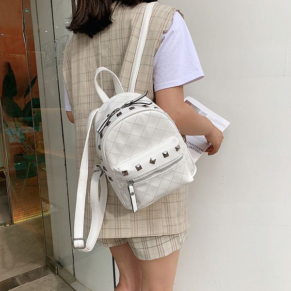 Rucsac modern de dama cu decor metan in patru culori