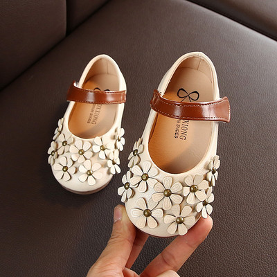 Pantofi actuali pentru copii in trei culori cu elemente 3D